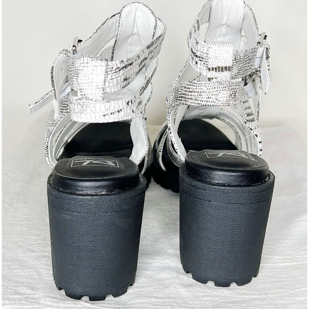 Dirty Laundry Silver Fun Stuff Heel Gladiator San… - image 6